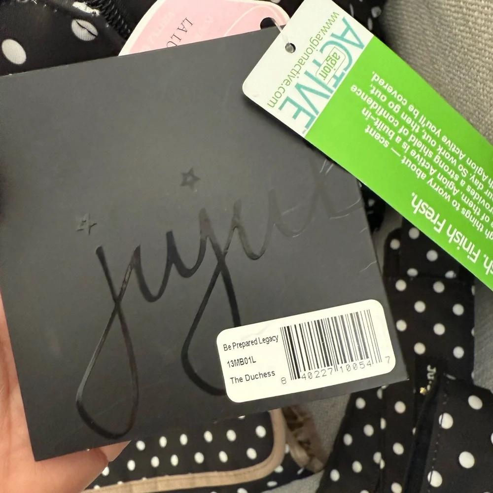 Ju-Ju-Be nwt ships